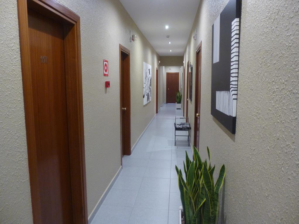 Pension Iznajar Barcelona Ngoại thất bức ảnh