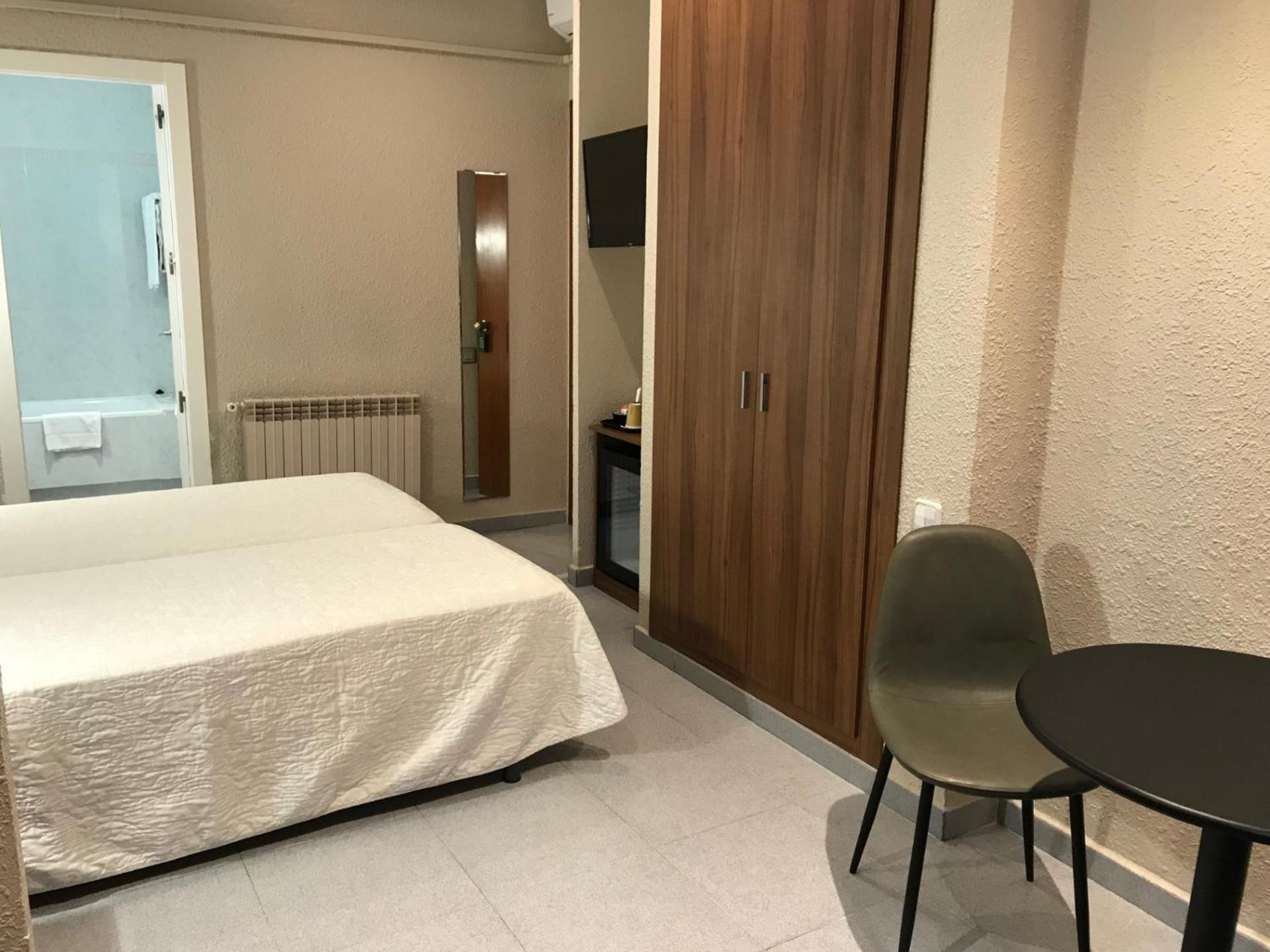 Pension Iznajar Barcelona Ngoại thất bức ảnh