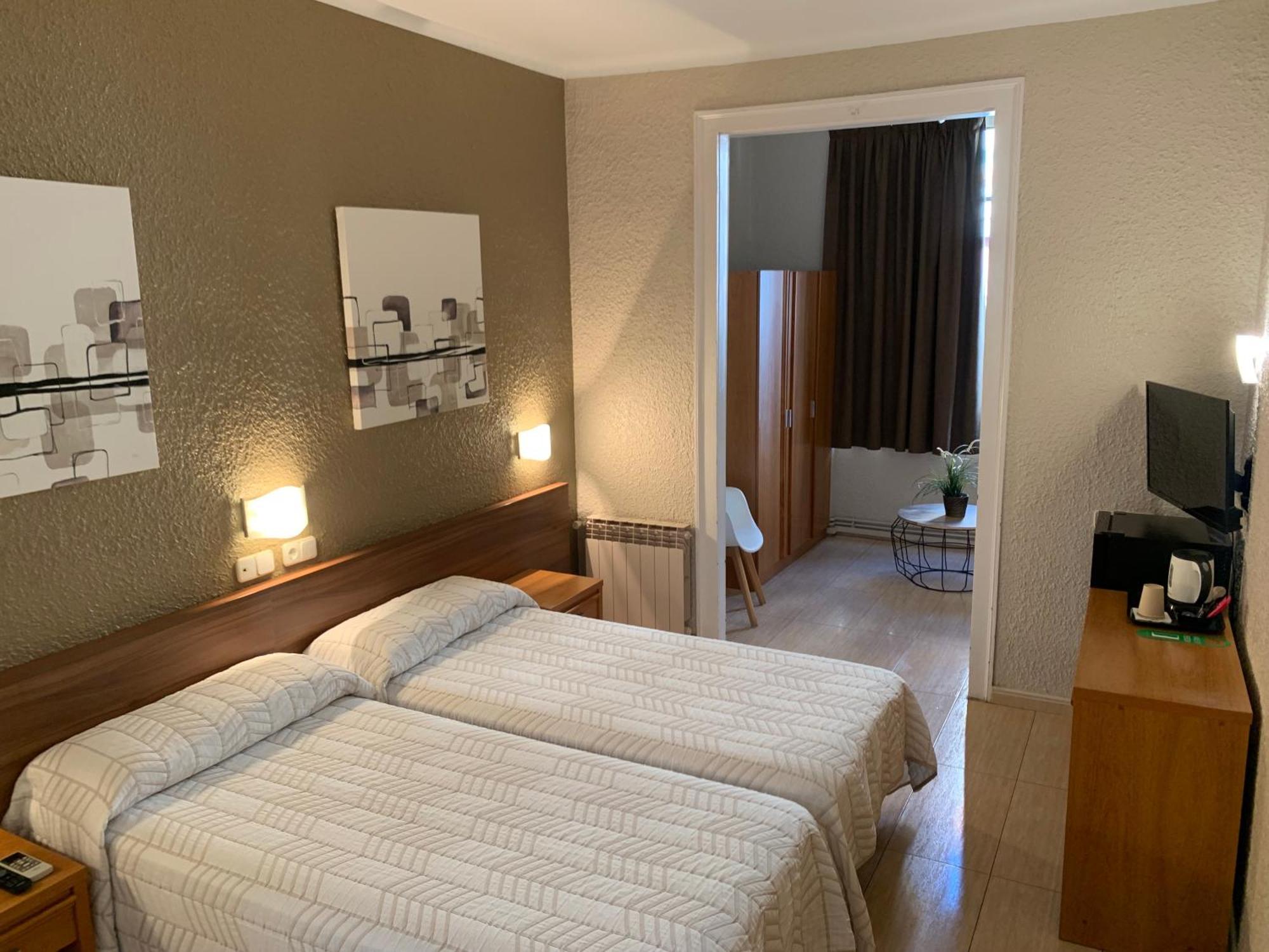 Pension Iznajar Barcelona Ngoại thất bức ảnh