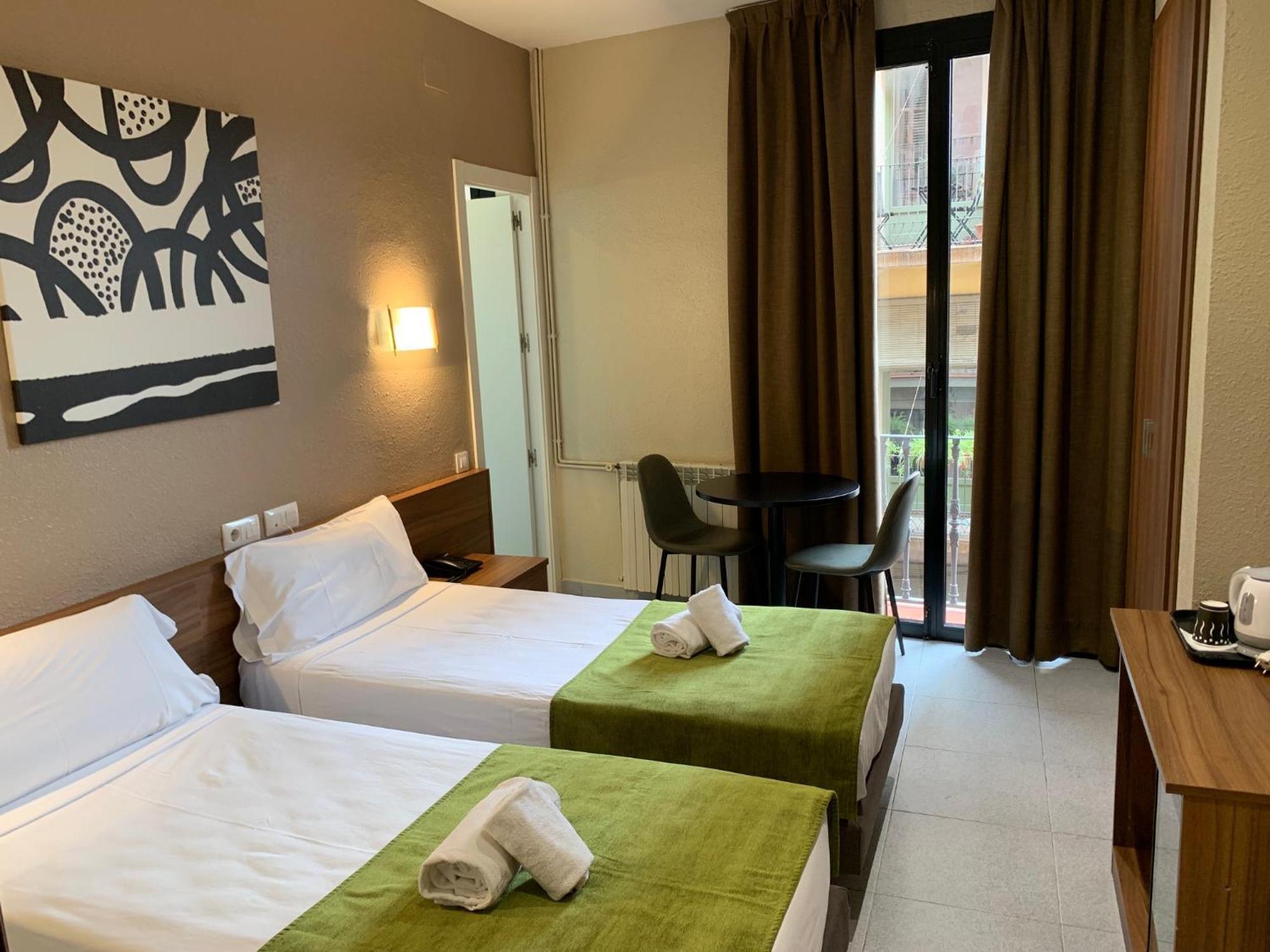 Pension Iznajar Barcelona Ngoại thất bức ảnh